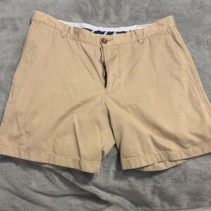 Southern Tide Men's Khaki Flat Front Shorts
